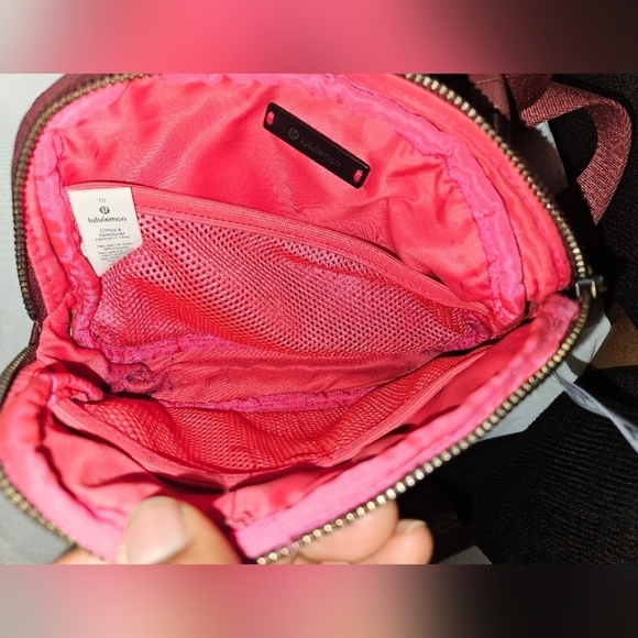 Lululemon Everywhere Belt Bag. Merlot Red - Picture 7 of 10